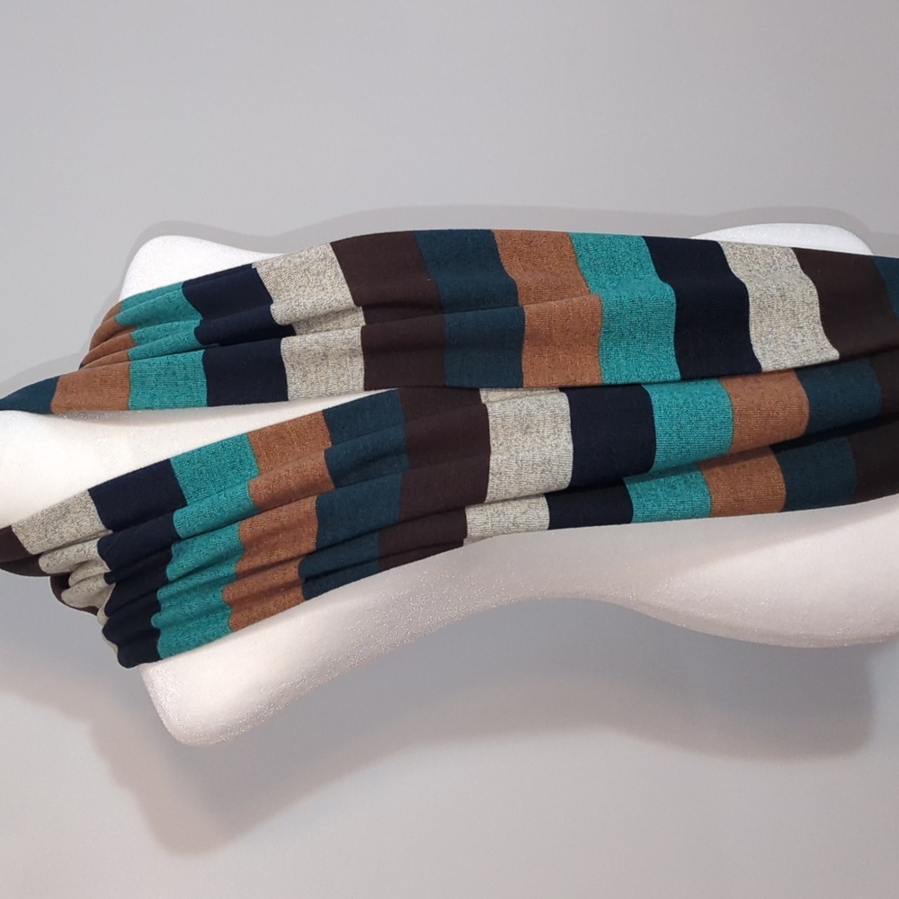Colorblock Infinity Scarf - Picture 3 of 11